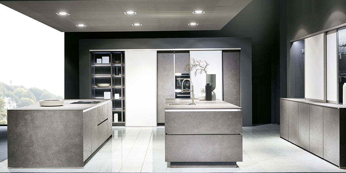 Heldere lijnen, luxe materialen en een helder gestructureerde interieurarchitectuur: dat vindt u in onze designkeukens! Onze adviseurs hechten veel belang aan een eigentijds en trendbewust design. Wij geven u graad advies!